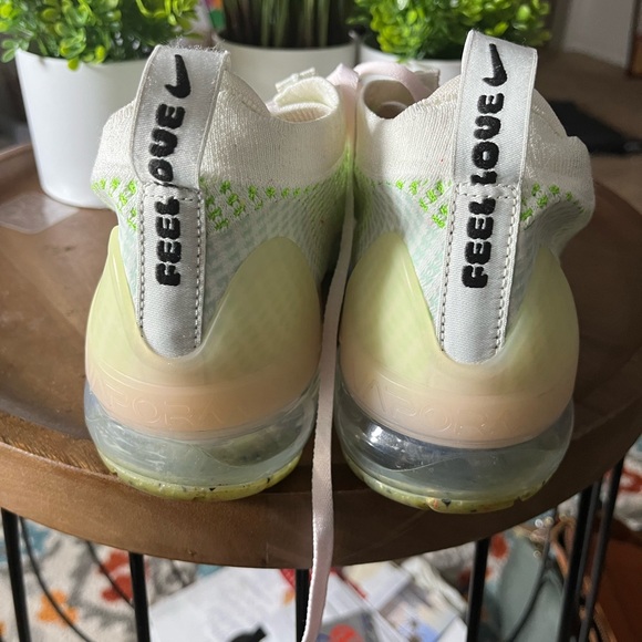 Wmns Air Vapormax 2021 Flyknit Next Nature ‘Feel love “ - Picture 3 of 4